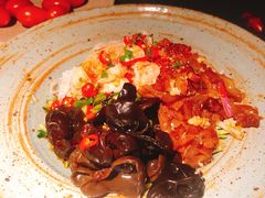 -老牌坊云南鱼豆花火锅(哈西万达店)