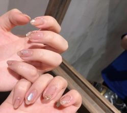 -悦指间美甲美睫