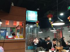 大堂-超越炭火牛蛙火锅鸡(河东店)
