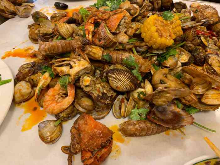 鹿鸣春天小海鲜串-"「吊炉油边」昨天吃了一次,现在的油边大部.