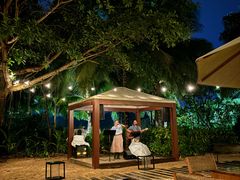 -三亚艾迪逊酒店·海滩烧烤 BARBACOA·现场乐队·浪漫晚餐·烧烤海鲜