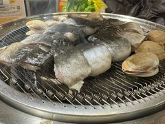 -围炉肉舍•炭烤活鳗•丹东海鲜烤肉(步行街店)