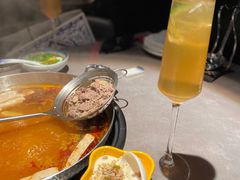 -伴山牛贵州黄牛肉火锅·苗疆非遗艺术餐厅(上海首店)