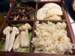 -椰子湾·海南火锅·糟粕醋·椰子鸡(正大广场店)