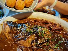 招财酱焖鱼头泡油条-小吊梨汤·北京菜·烤鸭(双井乐成中心店)