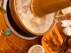 -洞庭洲·防空洞火锅·烧烤·铜锅涮肉(新百广场店)