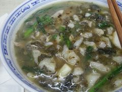 特色雪菜煨黄鱼面-明呈黄鱼面馆(斜土路店)