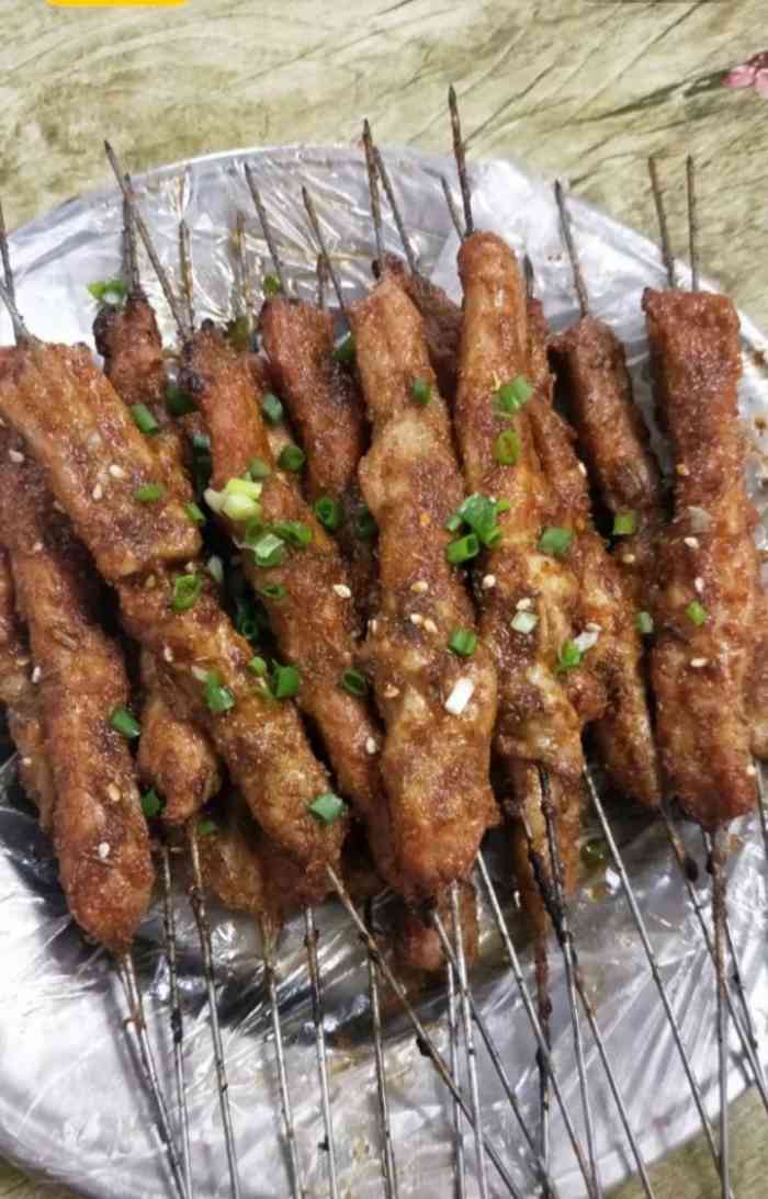神农烧烤(云鹤店)-"这家店的烧烤还是不错的.现在还是不错的.
