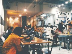 大堂-HELLO 27 意面·沙拉·帕尼尼