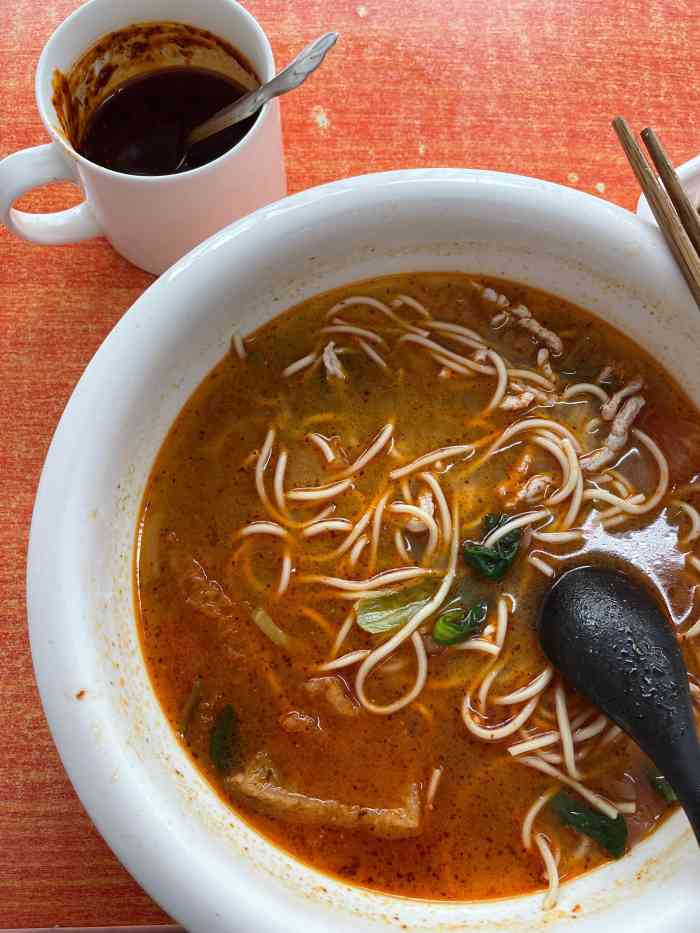 张府园大碗面(南湖店)-"位置很好找,人也是真的超多.朋友带去吃.