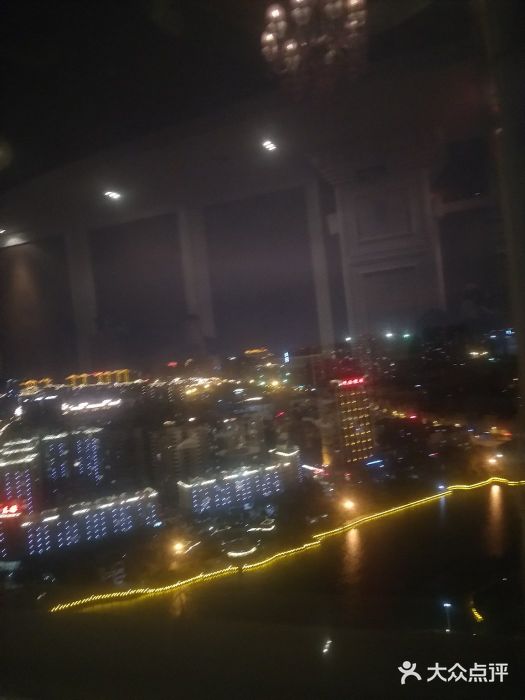 荣誉国际酒店-云顶旋转餐厅图片