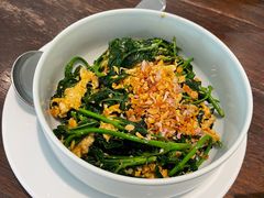 -Chom Cafe and Restaurant