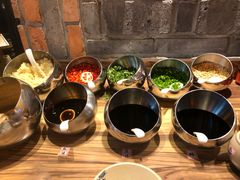 自助油碟-小龙坎老火锅(北京三里屯店)