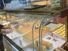 面包甜点陈列柜-赞记龙凤礼饼(广州市二宫向群宾馆店)