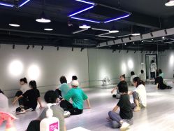 -唯舞空间