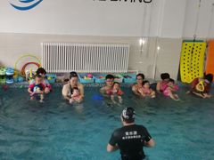 -爱乐游亲子游泳俱乐部