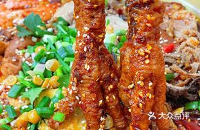 Spicy Chicken Feet in Chili Sauce