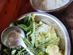 -黄利砖万峰林布依特色酸笋牛肉馆