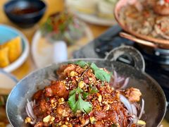 摩梭手抓猪脚-品味泸沽湖•民族特色菜(大落水店)