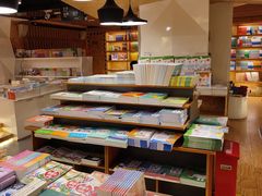 -新华里咖啡书吧(新华书店小寨店)