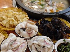 -大鼎石锅鱼(春江里店)