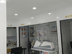 -光明眼镜·蔡司授权(徐泾店)