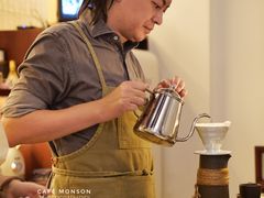 -Café Monson