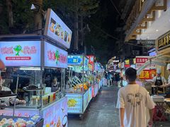 -万松园美食街