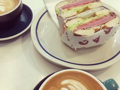 燕麦拿铁-BIG BAGEL(永康路店)