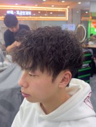 -藤野造型烫染·漂发