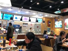 -MiRi眼镜连锁·蔡司·尼康控优点合作店(莘庄店)