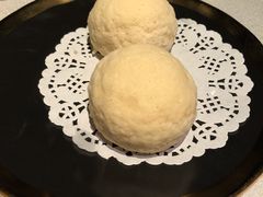 脆皮流沙包-皇朝会.经典传统粤菜(外滩店)