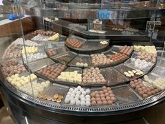 -Laderach 莱德拉(上海环贸iapm店)