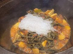 -山河屯铁锅炖·非遗东北菜(南山店)