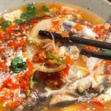 西大街新开的这家餐厅环境太好了 沿河而建