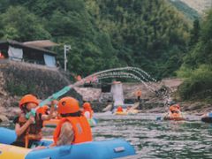 -安吉龙王山峡谷漂流