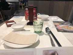 -港丽餐厅(高德置地店)