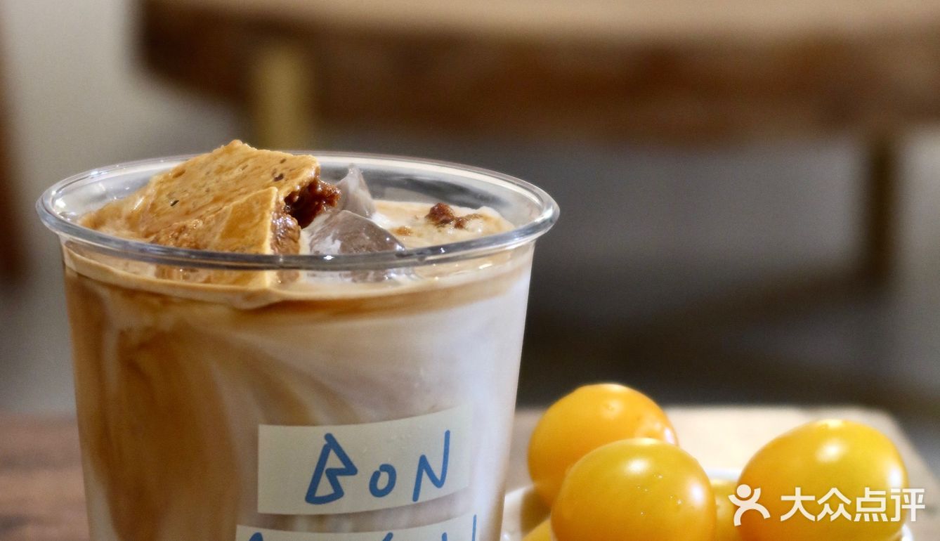 咖啡馆的无尽夏|杨柳依依 夏日如期🌳