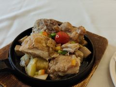 铁扒香煎鸡腿酸口蘑香辣汁-莫斯科餐厅