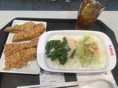 酥嫩鸡腿排饭-永和大王(北京站内一店)