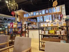 -藏猫猫咖啡主题馆(中央大道店)