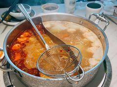 牛杂鸳鸯锅-左庭右院鲜牛肉火锅(浦江欢乐颂店)