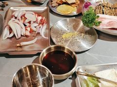 -围炉肉舍•炭烤活鳗•丹东海鲜烤肉(步行街店)