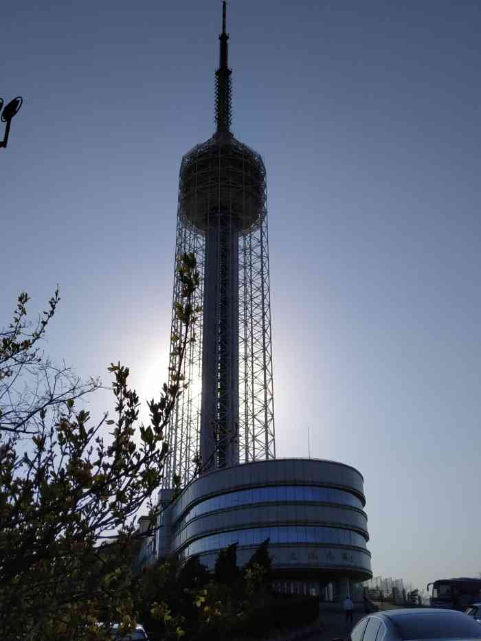 大连观光塔-售票处-"夜游大连观光塔,其实就是大连广播电视塔.