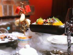 三文鱼拼日式青花鱼配水果鱼子酱-魔厨私房菜(观音桥店)