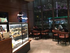 面包甜点陈列柜-星巴克(南宁百货文化宫店)