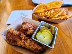 不妥协炸鸡-UMAMI乌玛米披萨·汉堡·清真Halal(红岭北店)