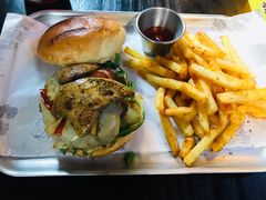 招牌鹅肝牛肉汉堡-Grinder 绞肉机汉堡(武定路店)
