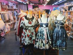 -甜镜物语 LOLITA·汉服·JK制服三坑生活馆(滨江道店)