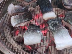 -围炉肉舍•炭烤活鳗•丹东海鲜烤肉(步行街店)